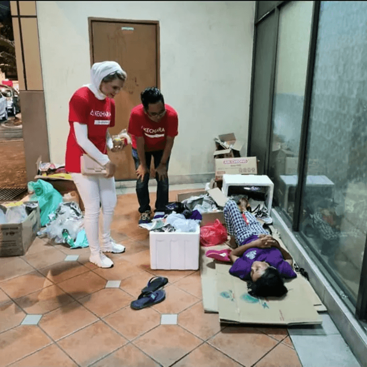 KSK Volunteer visiting a homeless person