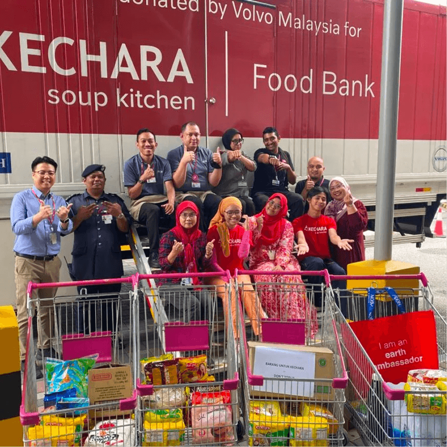 Volunteers working together in Perak